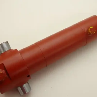 SK0018409-CZ20260306-083332-0-1772757212-size5-PROD004391 Zetor 17.448.901 Válec hydraulický 63x32x250H Výhodná Nabídka