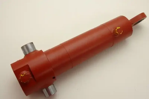 SK0018409-CZ20260306-083332-0-1772757212-size5-PROD004391 Zetor 17.448.901 Válec hydraulický 63x32x250H Výhodná Nabídka