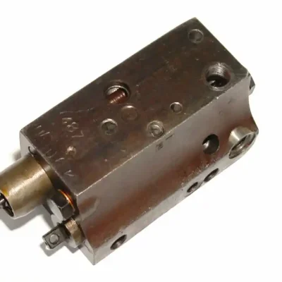 4011-8100 Rozvaděč hydrauliky Z-4011,5511 Odeslání Ihned