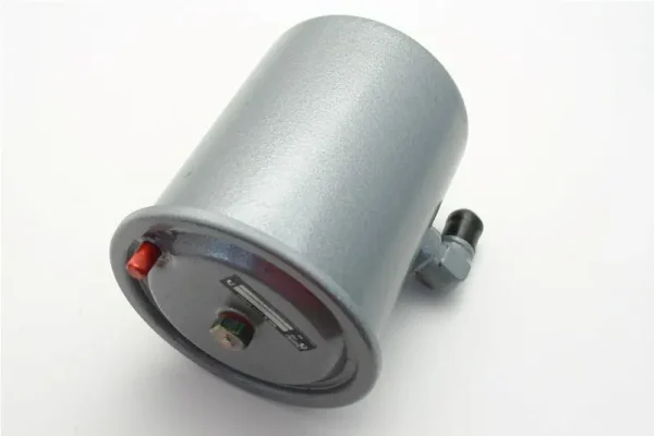 SK0019253-CZ20260306-083332-0-1772757212-size5-PROD004337 Zetor 16.275.901 Nádržka Speciální Cena