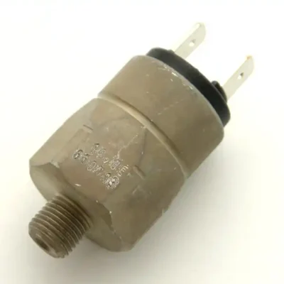 Zetor 93-4064 / 93-4675 Spínač tlakový Sezónní Sleva