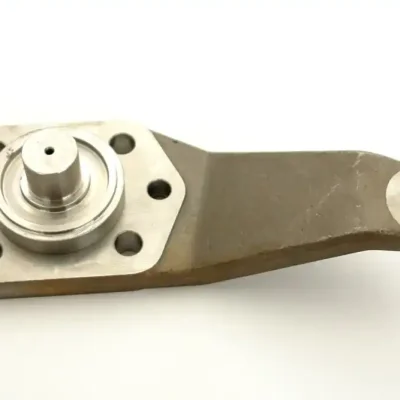 SK0021043-CZ20260306-083332-0-1772757212-size5-PROD035275 Zetor 5045-3202 / 6745-3260 Páka spodní pravá Finální Výprodej