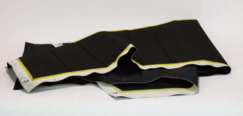 Značkový Čalounění blatníku P černé