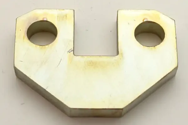 SK0021580-CZ20260306-083332-0-1772757212-size5-PROD004266 Zetor 10.450.002 Držák Oblíbený