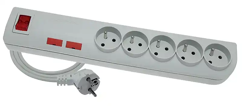 SK0233090-CZ20260306-083626-0-1772757395-pim-961248_1 Zlevněný ELGOTECH Přívod prodlužovací 3m 5zásuvka 250V/10A s vypínačem přepěťová ochrana IP20 bílá